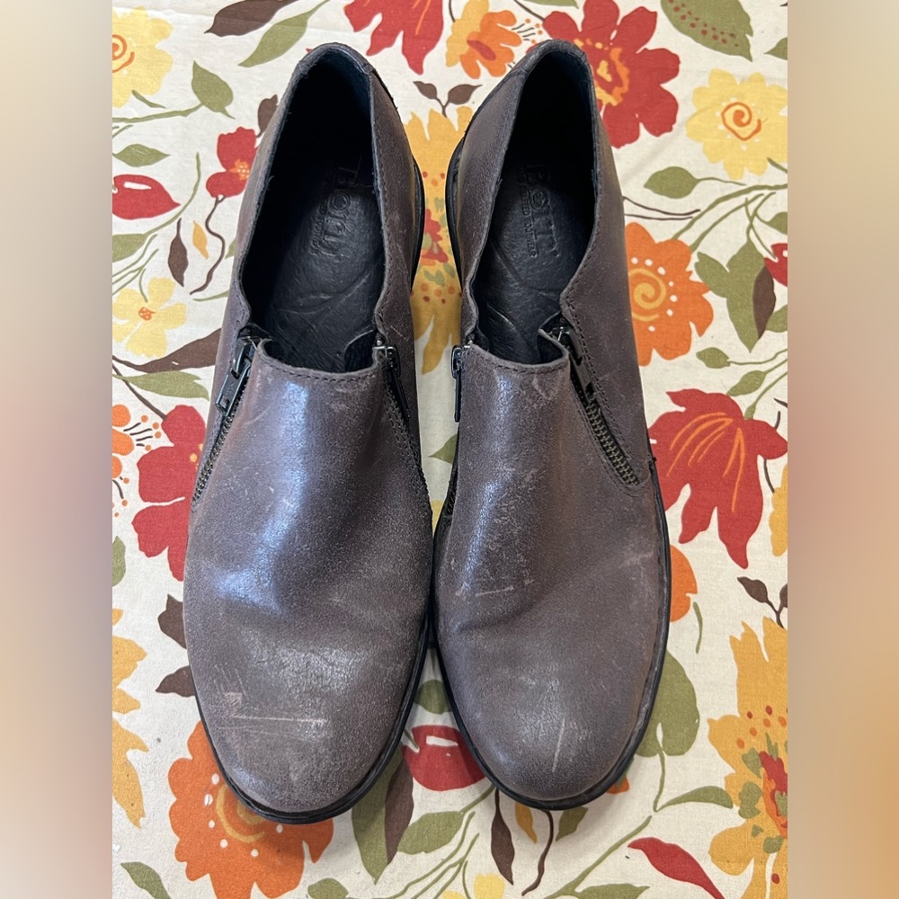 BORN Double Zip Ankle Boots‎ Distressed Gray  Suede Size 9.5M D85922 Leather.